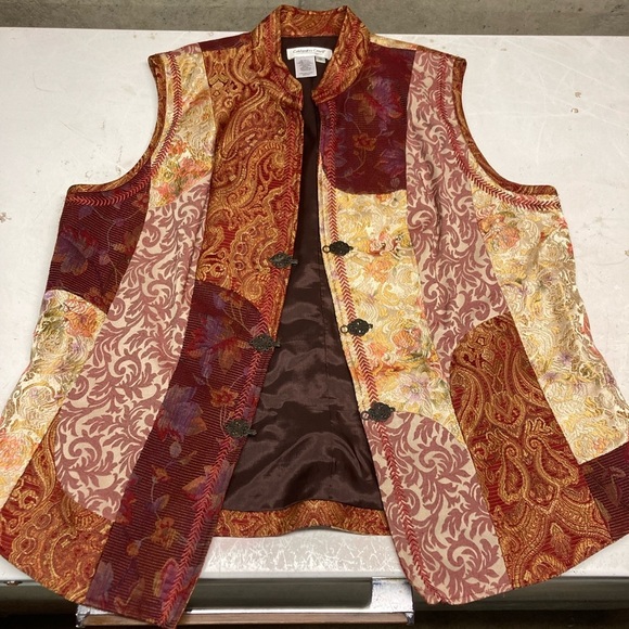 Vest - Picture 1 of 4